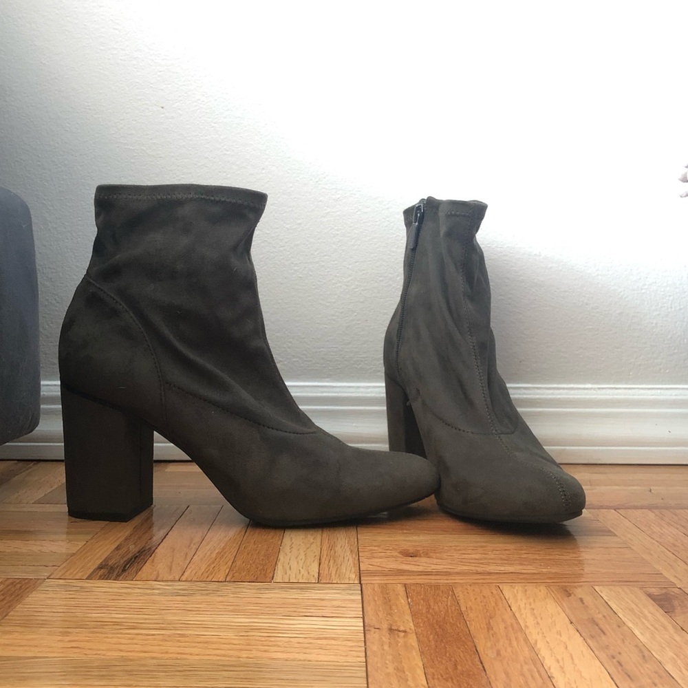 KENNETH COLE REACTION: Heeled Booties